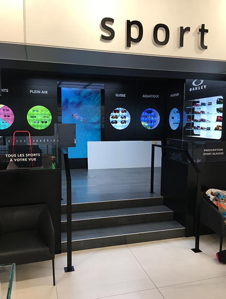 Corner Grand Optical Oakley